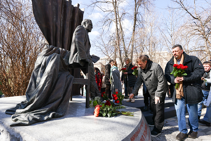 Открытие памятника народному актеру СССР Михаилу Ульянову в Москве