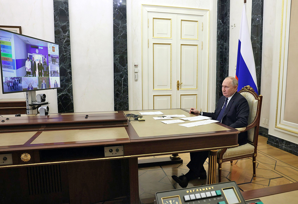 Владимир Путин принял участие в открытия соцобъектов в новых регионах