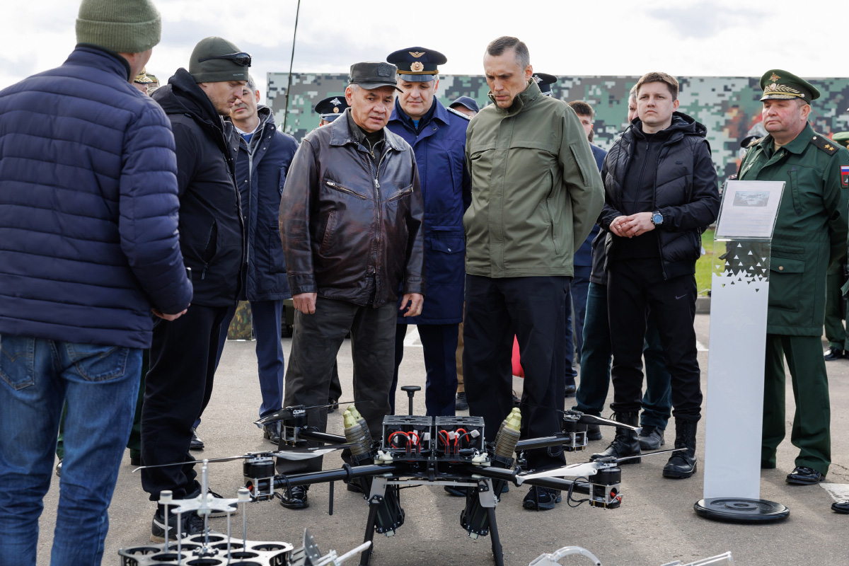 Сергею Шойгу показали новейшие модели беспилотников :: Новости :: ТВ Центр