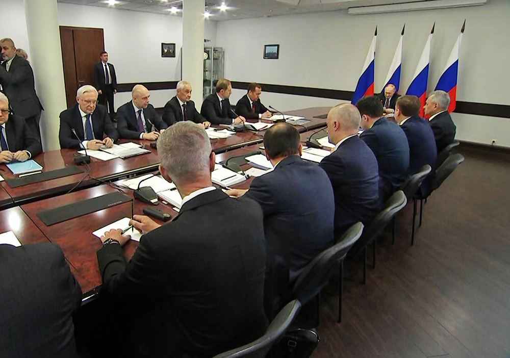 Владимир Путин на встрече с руководителями предприятий ОПК