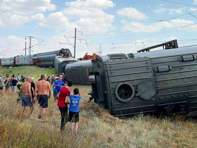 Пассажирский поезд сошел с рельсов в Волгоградской области