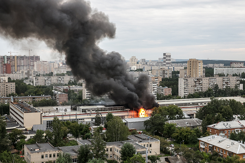 Пожар в здании "НПО Автоматики" в Екатеринбурге