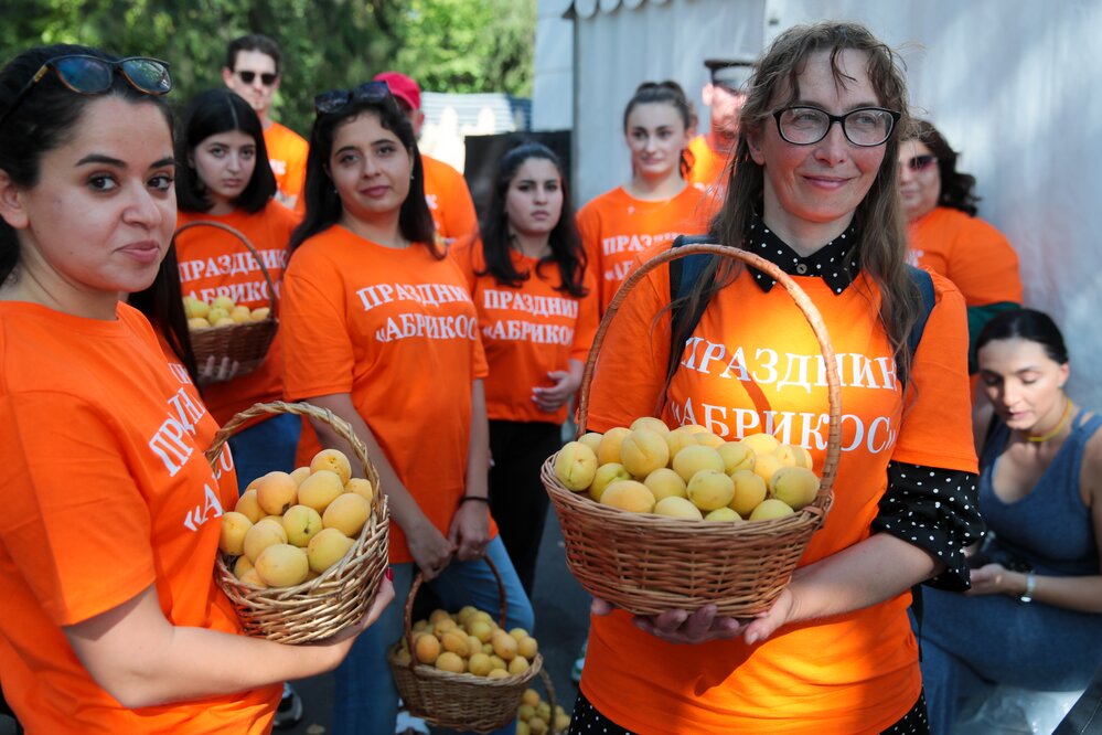 Ежегодный многонациональный праздник "Абрикос" на ВДНХ