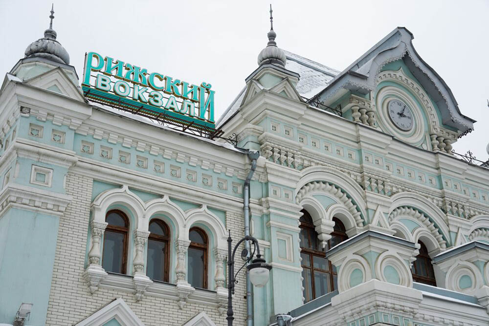 Рижский вокзал архитектор. Жд вокзал рижский москва. Рижский вокзал фасад. Рижский вокзал железнодорожные вокзалы москвы. Рижский вокзал в москве фото.
