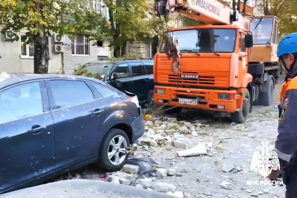 Последствия взрыва в многоквартирном доме Черкесска