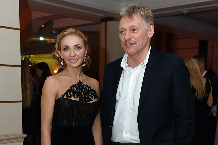 ауылдардан келген жалаңаш семіз маймылдар