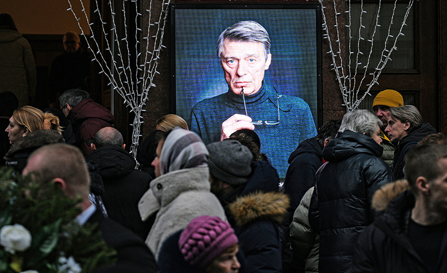 Бывшая жена Лобоцкого раскрыла подробности смерти Алентовой: не успела даже  подойти к гробу - ТВ Центр