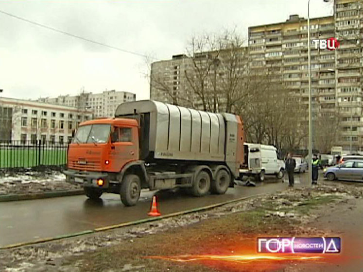 Работа на мусоровозе в москве. Происшествия Москва мусоровоз. Московский мусоровоз.