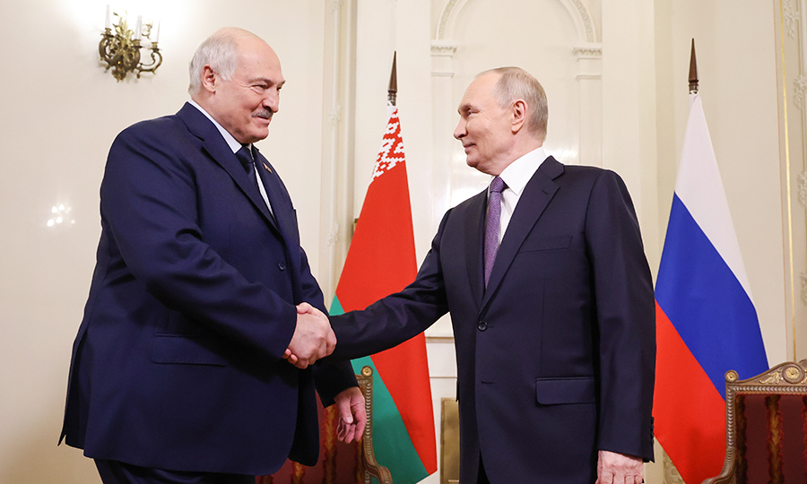 Путин созвонился с Лукашенко
