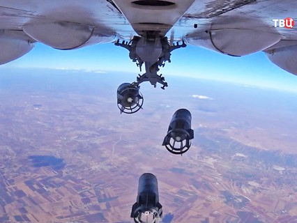 Авиаудары российских ВКС по позициям ИГ  